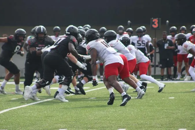 Huskies Compete In Full Pads Monday