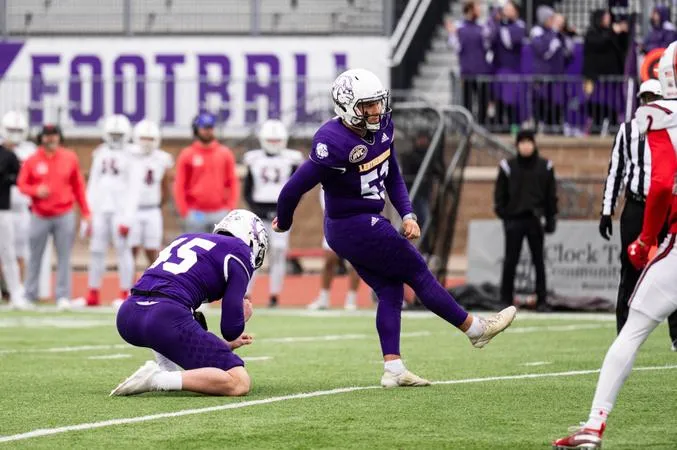 Chadha Named to 2025 Fred Mitchell Award Preseason Watch List