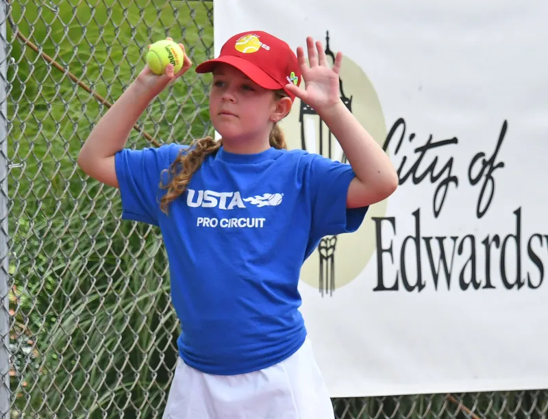 Ball kids make "life easier" at the Edwardsville Futures