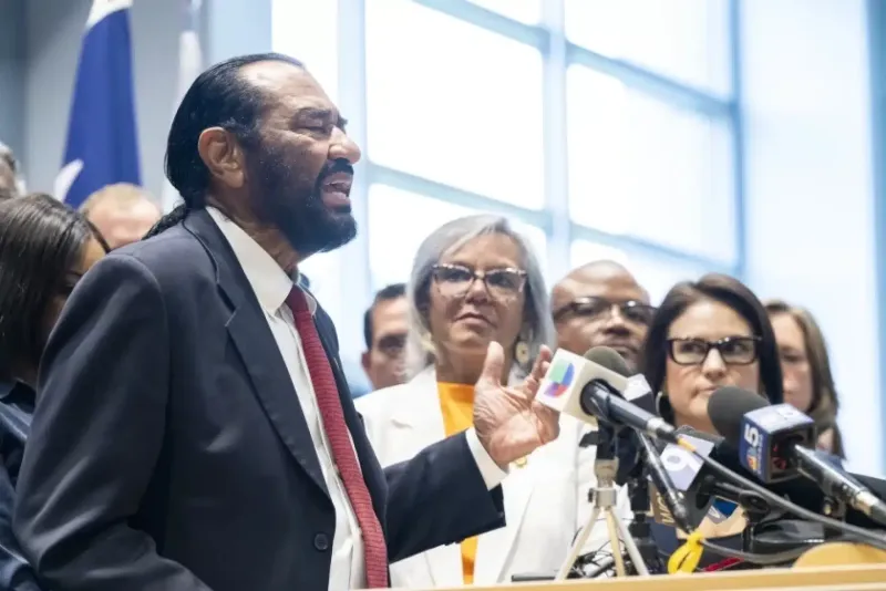 Texas Democrats ready to stay in Illinois 'as long as it takes' to fight GOP congressional maps