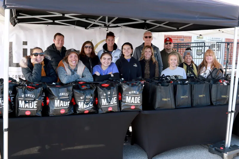 LindenGiving Brings Thanksgiving Meals to St. Charles Families
