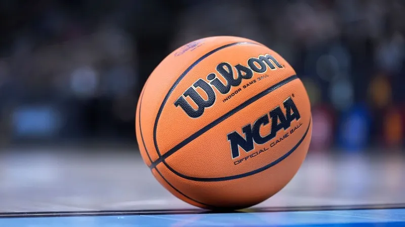 Sens. Cruz, Cantwell look to break college sports logjam in Congress with bipartisan bill