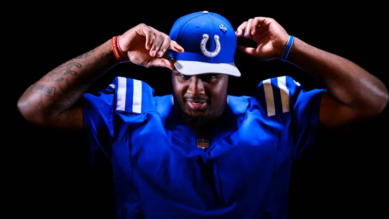 Phase 3 Day 4: Colts take team period work outdoors | Photo Gallery