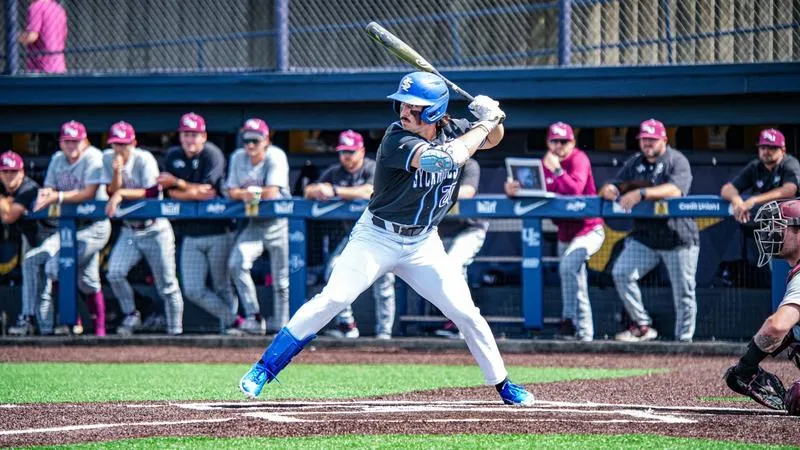 Beck and Roell honored on the ABCA Midwest All-Region Team