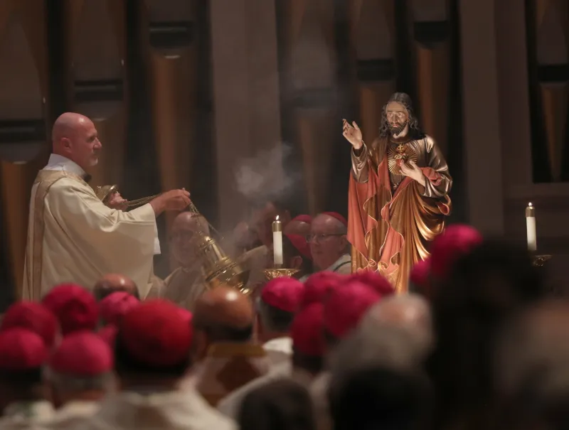 Bishops Consecrate Nation to Sacred Heart