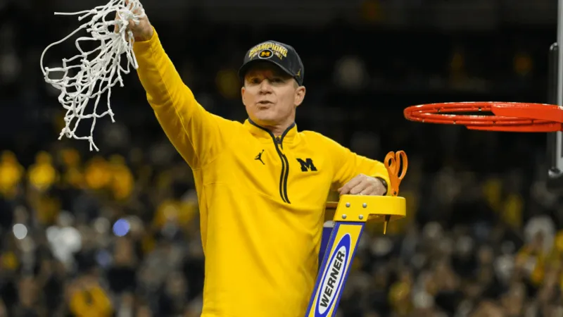 Dusty May reportedly set to leave Michigan for Mavericks head coaching job