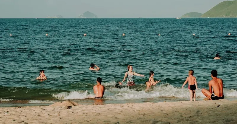 Water safety expert reveals how to swim safely in the heat
