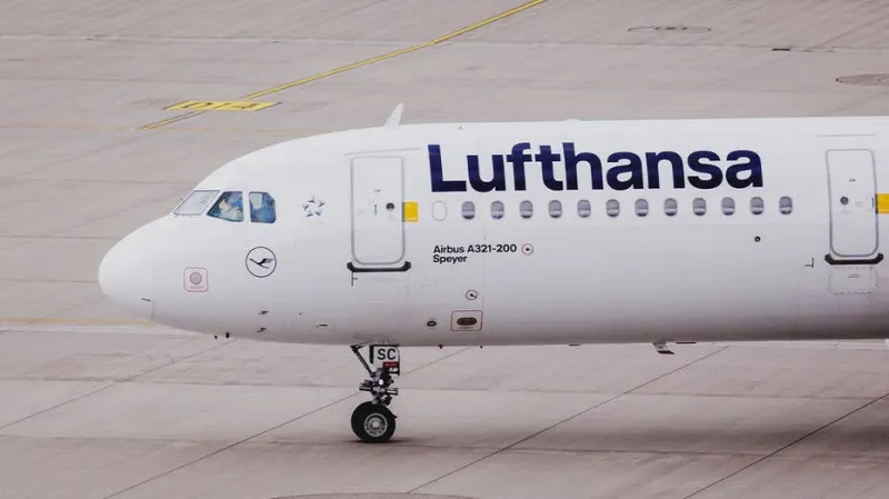 Fitness influencer says Lufthansa told her she looked 'naked,' forced her to zip up before boarding flight