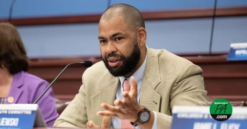 Pa. House committee unanimously advances foster youth benefit bill