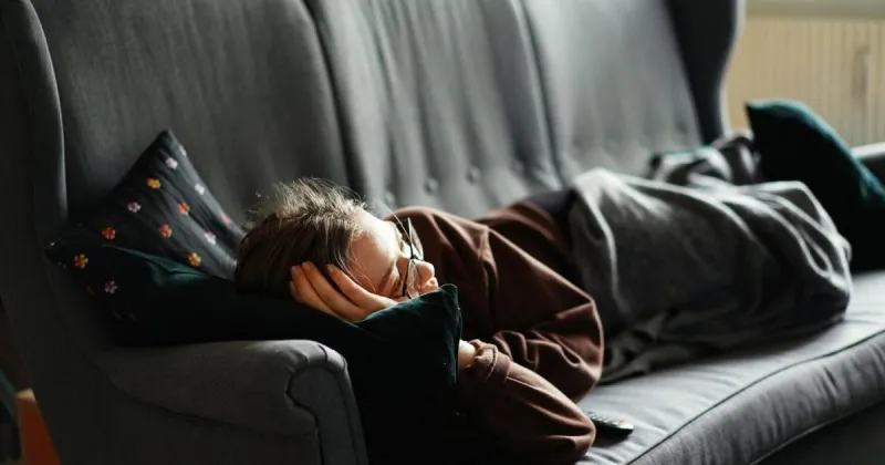 Prolonged sitting linked to higher risk of dying from cancer
