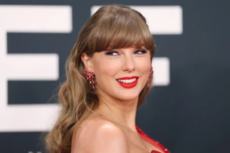 A Florida Poet Attempted to Sue Taylor Swift for Plagiarism