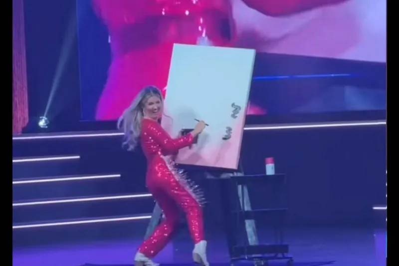 Wow! This Pageant Gal Speed-Painted Dolly Parton in 90 Seconds