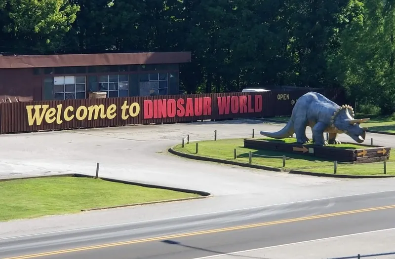 Dinosaur World Confirms Fake Live Event Is a Scam