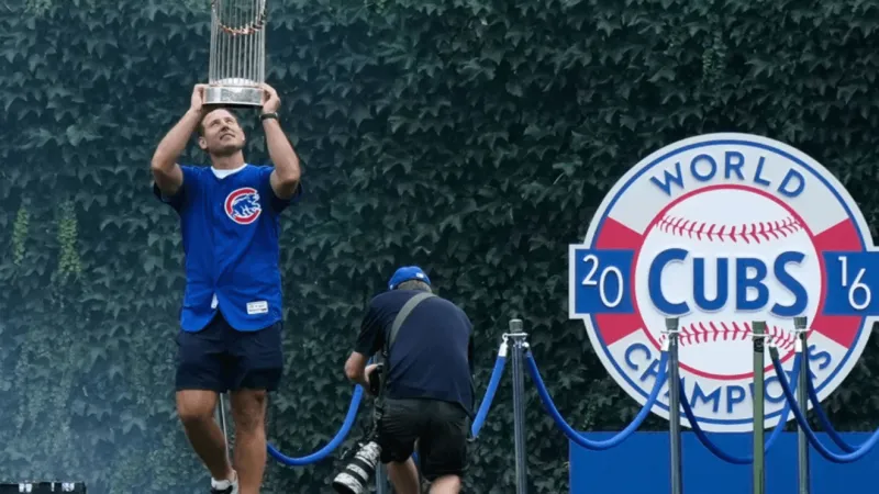 Former Cubs player Anthony Rizzo snares Michael Busch's home run ball in the Wrigley Field