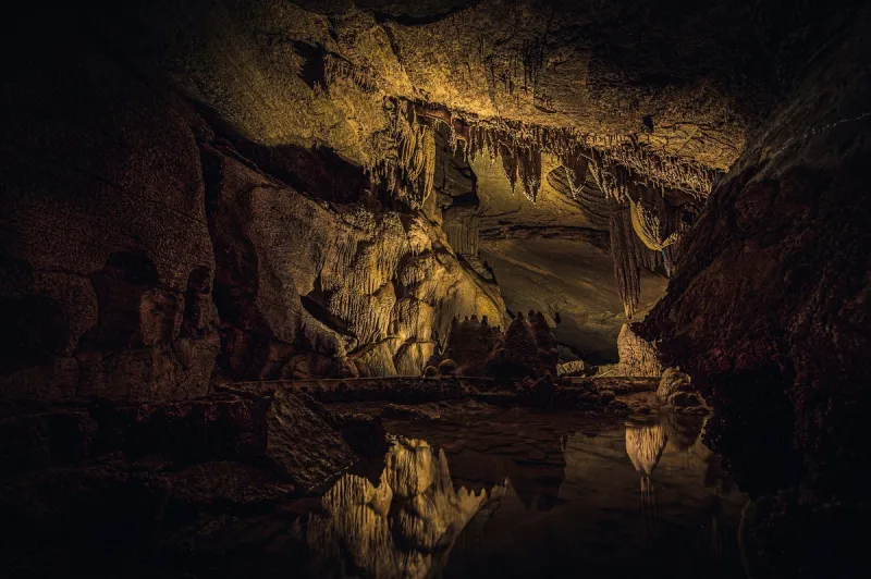 Kentucky State Park Is Home to 4 Very Different Cave Adventures