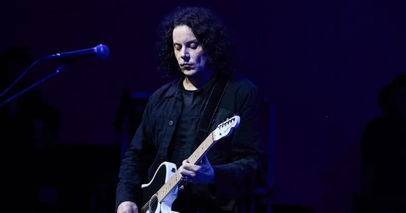 Review: Jack White wows at sold-out Everwise Amphitheater