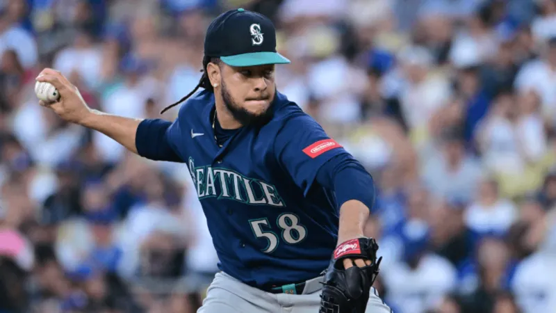 Mariners shake up roster, trading Luis Castillo to the White Sox ahead of deadline
