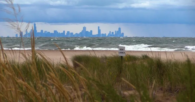Weather officials caution swimmers to avoid Lake Michigan, cite 9 foot waves
