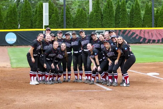 Hounds Featured Heavily in NFCA Academic Awards Release