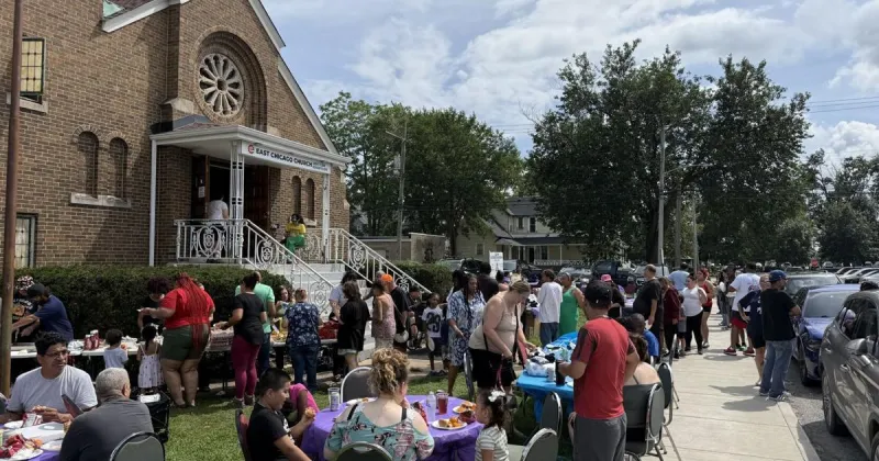 East Chicago Church, Paying It Forward gather community during power outages