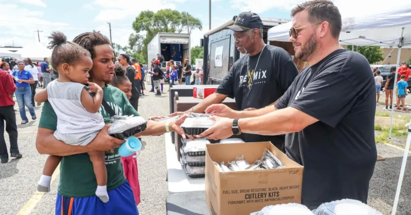 Gary residents get hot meals, outage answers from NIPSCO after storm