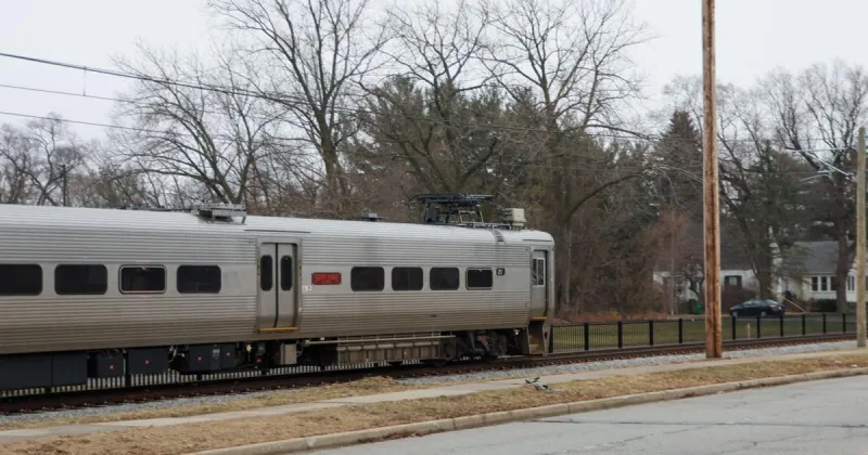 First responders, medical workers in Northwest Indiana can ride South Shore Line for free