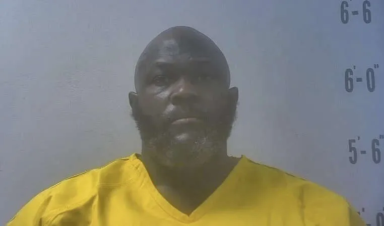 Former Colts player indicted on federal charges, trial for previous case set for September