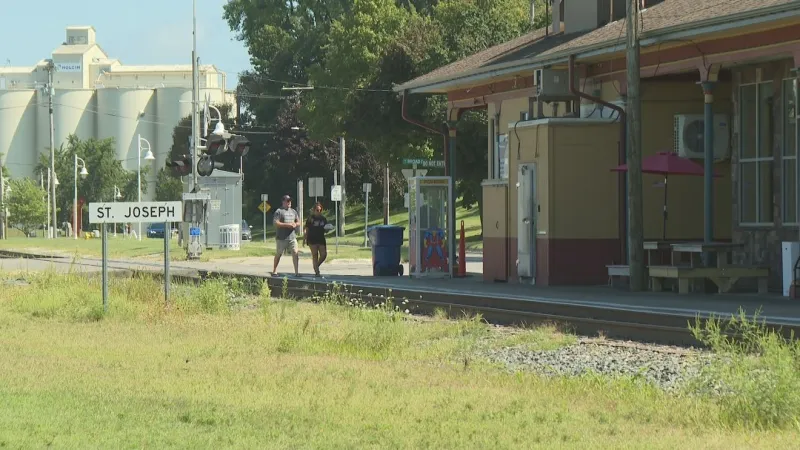 Amtrak proposes relocating train station; leaving Silver Beach Pizza building