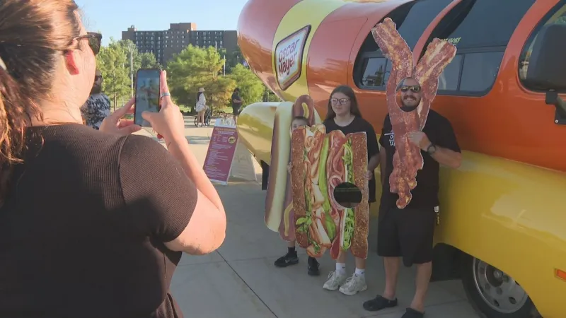 Oscar Mayer Weinermobile rolls into South Bend