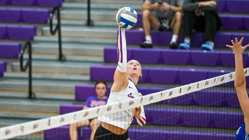 Volleyball falls to Purdue Fort Wayne in season opener