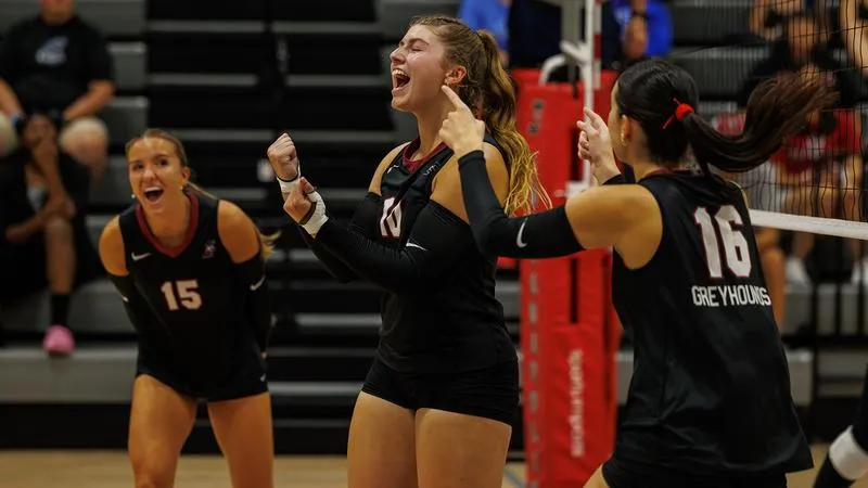 Hounds go Undefeated in UIndy Invitational with a Pair of Saturday Sweeps