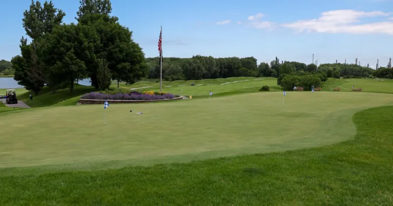 Wolf Lake Terminals site for Chicago Bears stadium would spare Lost Marsh Golf Course