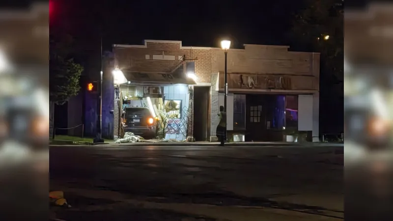 BREAKING: Car crashes into building in South Bend