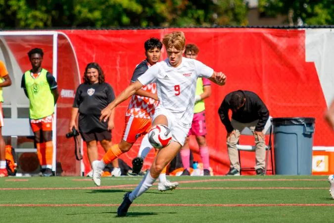 Kinnaman Nets Game-Winner in 3-2 Soccer Victory at Franklin