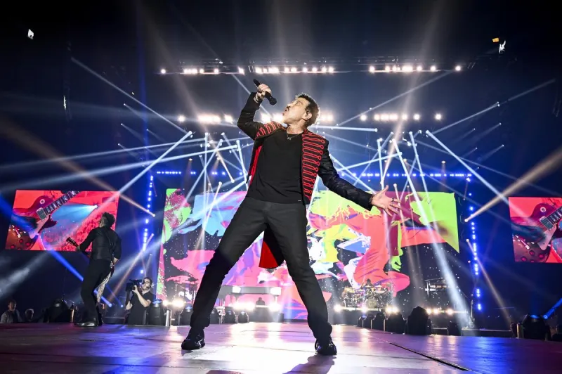 Lionel Richie's Health Scare Is a Reminder That Water Isn't Always Enough