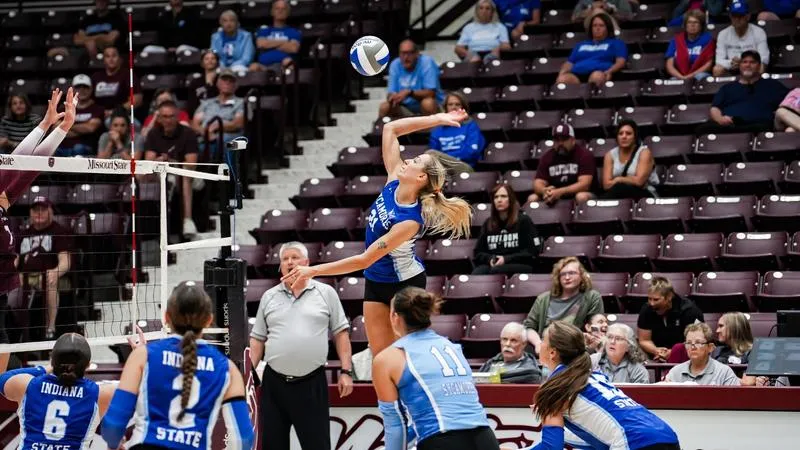 Sycamore Volleyball splits Friday matches at Missouri State Invitational