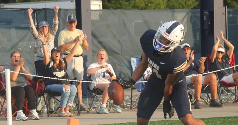 Thunder hold on for win over Maroons in 2026 opener