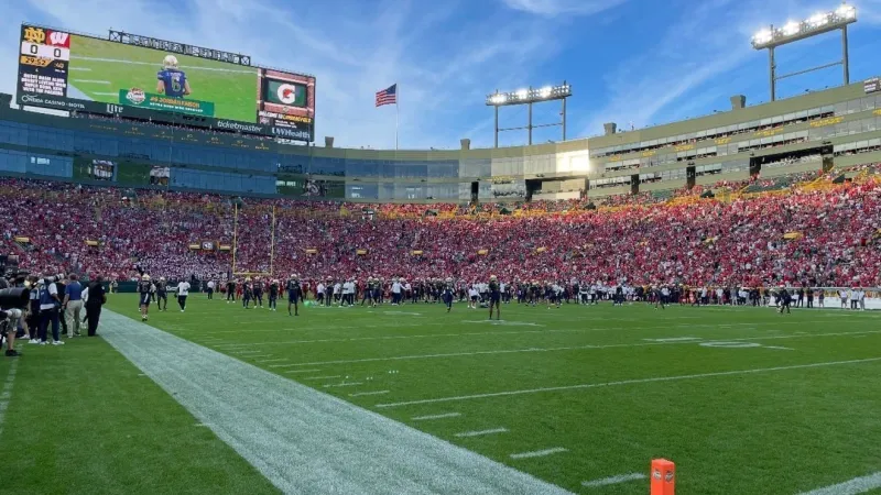 No. 4 Notre Dame opens the season at Lambeau Field