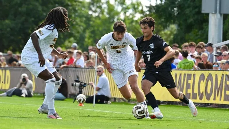 Bulldogs Concede Late Goal in Loss at Western Michigan