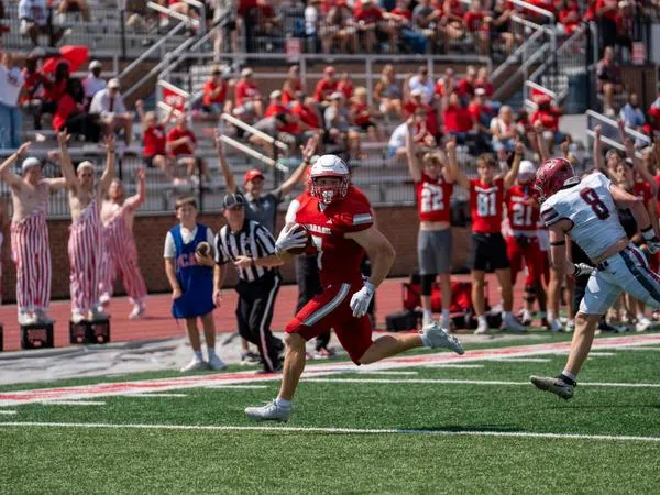 Dickerson, Dominant Defense Lead Wabash to 31-0 Shutout of Wittenberg