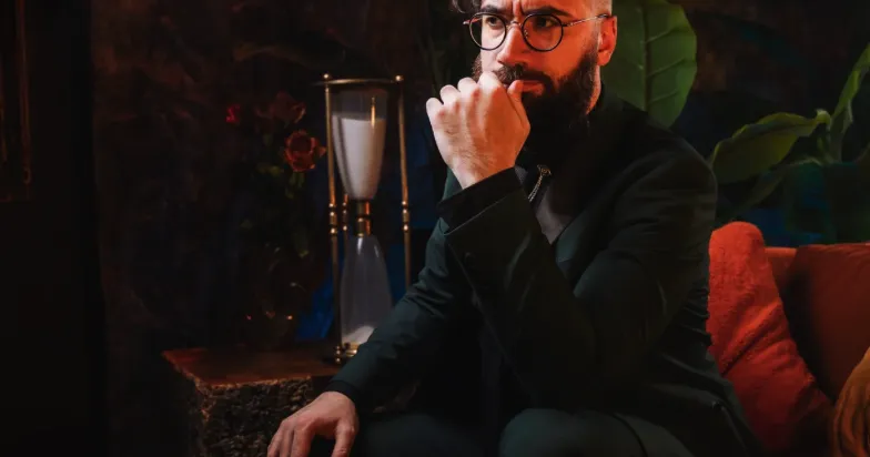 Psychic Comedian Peter Antoniou's Real Talent? Reading the Room