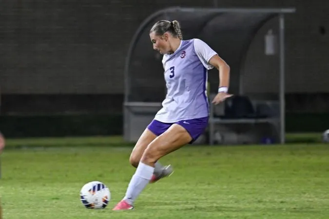 Women's Soccer Hosts Southern Illinois in First MVC Matchup of Season