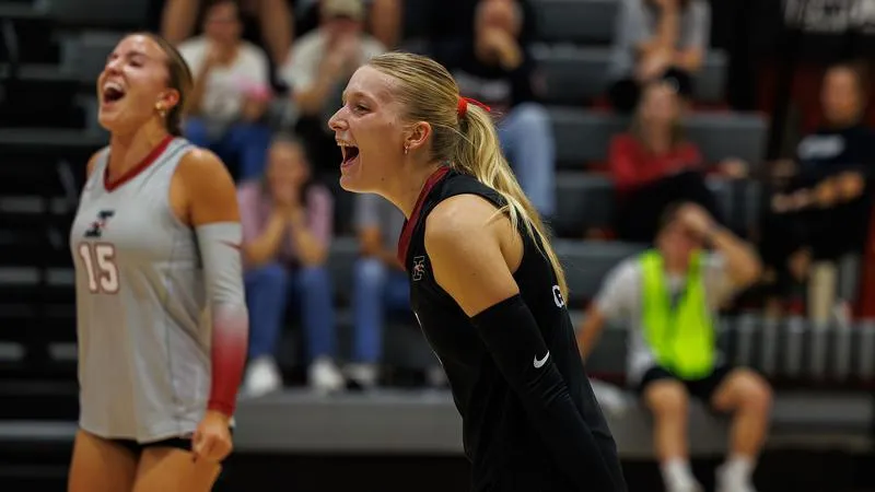 Volleyball Openes Conference Play with a Pair of Home Wins