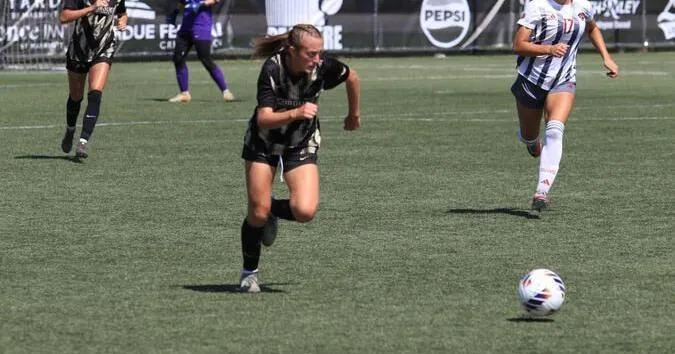 Women's soccer drops 3-2 home thriller to Wayne State