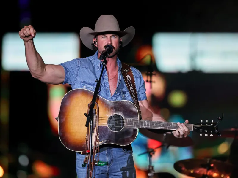 Riley Green to Play Evansville's Ford Center in July