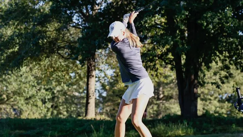 Kooi Leads Bulldogs Into Final Round