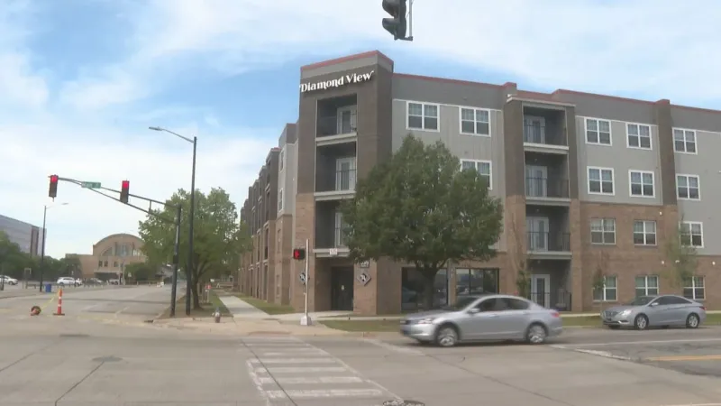 South Bend leaders celebrate completion of Diamond View Apartments