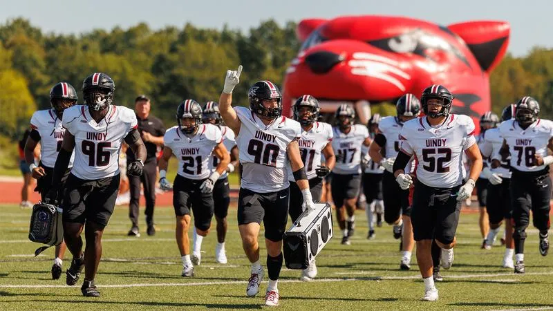 Hounds Head to KC To Battle First-Place Cardinals