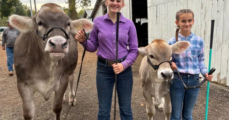 4-H members enjoy animals, making new friends