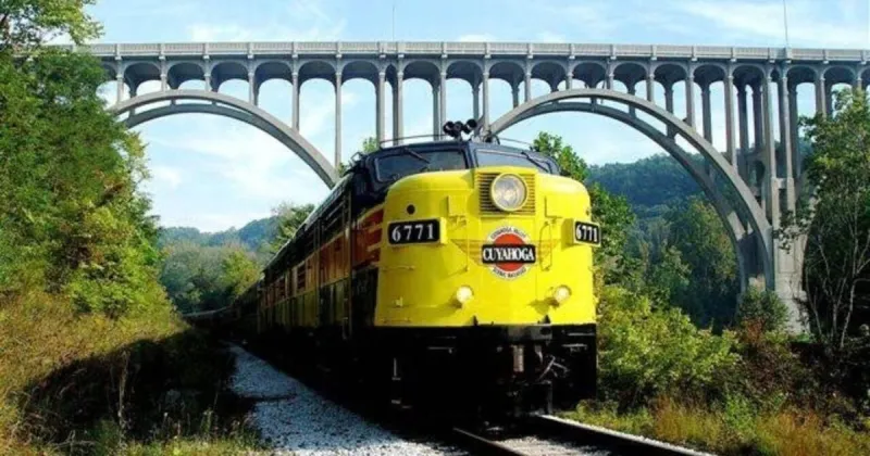 Vintage Train Rides Deliver Fall Foliage and Holiday Cheer